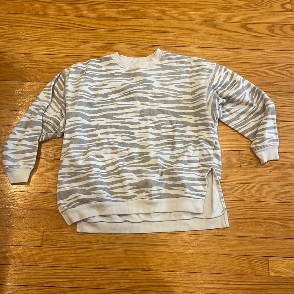 American Eagle gray pattern sweatshirt size XS women’s.